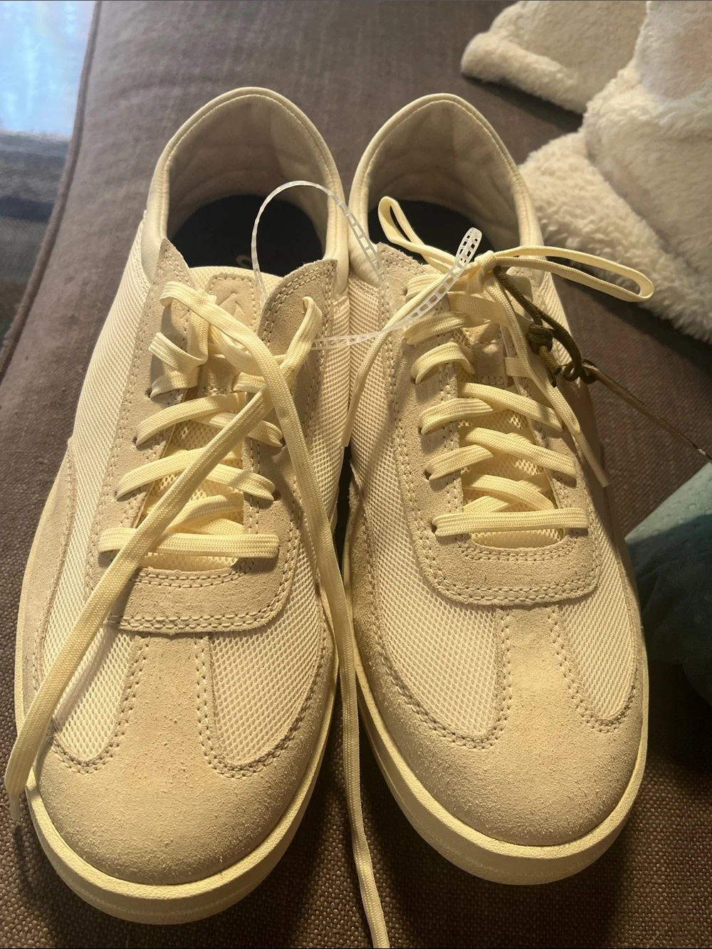 OluKai Cream Leather Low-Top Sneakers